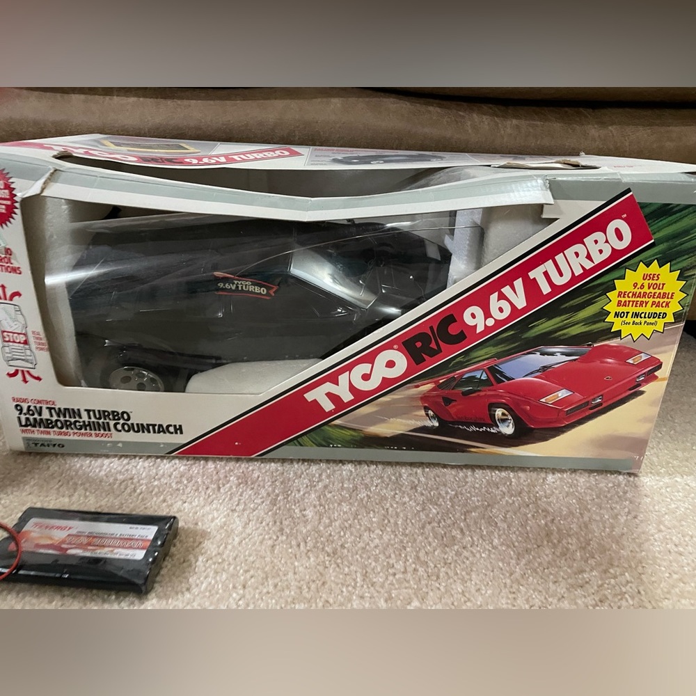 Rare Vintage Tyco Twin Turbo Lamborghini Countash with 2 batteries